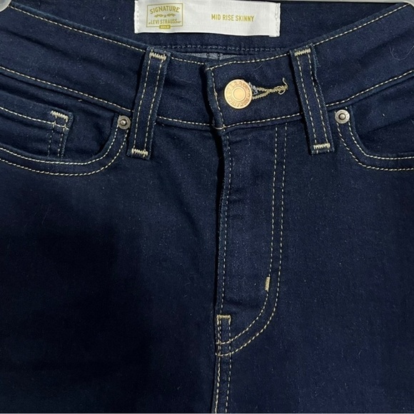 NWT Levis 311 MID RISE SHAPING SKINNY WOMEN'S JEANS W26 L28. New without Tags - Picture 4 of 4